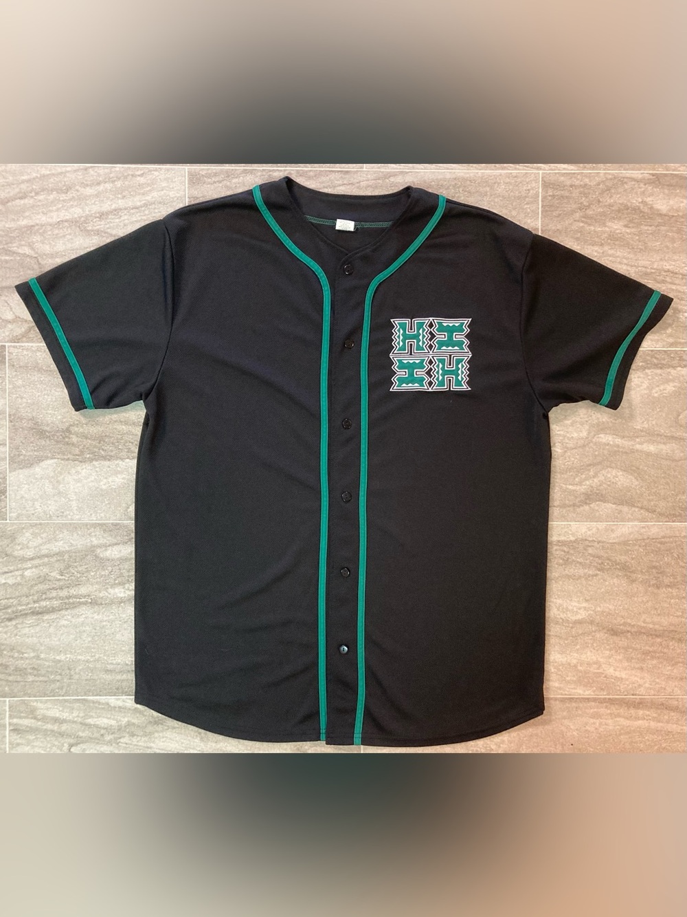 University of Hawaii Men's Black Button-Up Baseball Jersey Green XL